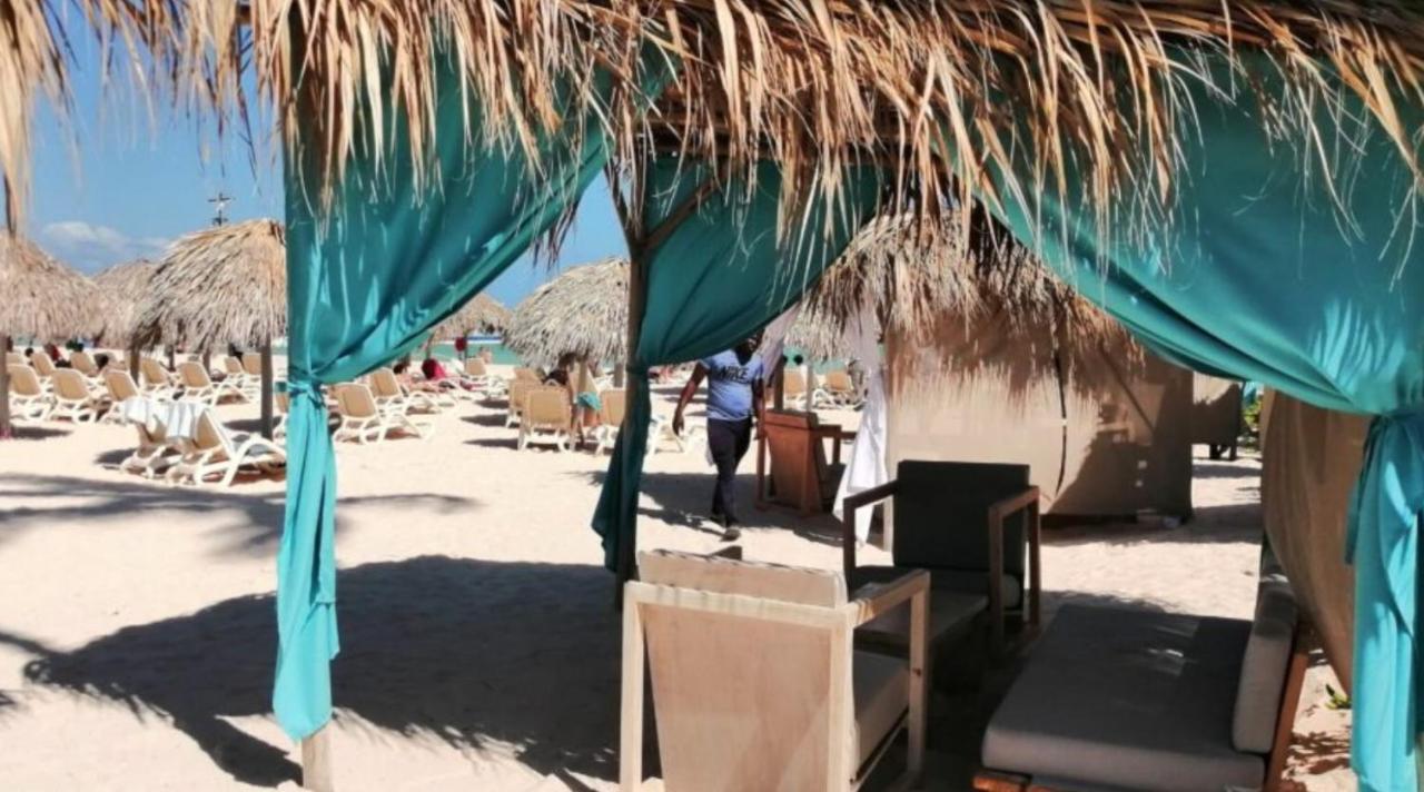 Sol Caribe Suites - Playa Los Corales - Beach Club, Wifi, Swimming Pool - Calle Aruba Пунта-Кана Екстер'єр фото